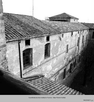 Sant'Agostino, Erster Kreuzgang, Siena