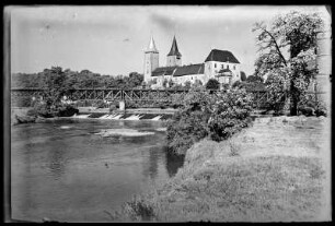 Rochlitz. Blick über das Muldewehr zum Schloss