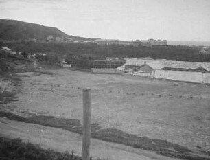 Landschaft bei Maoka : Küstenterrasse mit Blick zum Harukaze-yama