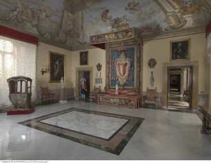 Palazzo Colonna, Hauptflügel, Sala del Baldacchino