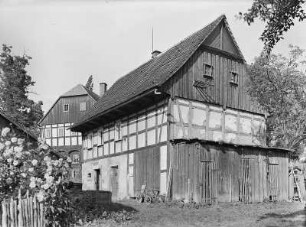 Bertsdorf : Bertsdorf. Fachwerkhaus mit eingesetzten Fenstern