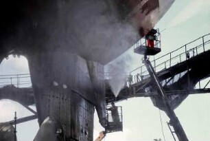 Sitas Werft. Arbeiter im Trockendock