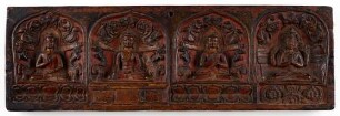 Tibetischer Buchdeckel mit vier sitzenden Buddhas in Nischen