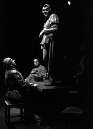 Bukarest: Th. Comedie, Faust, Mephisto in Auerbachs Keller