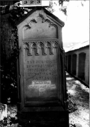 Grabstein 323