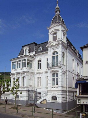Villa Sturm; Rüdesheim, Rheinstraße 5