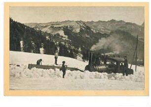 Schneebruch mit Schneepflug beim Winterbetrieb der Rigi-Bahn bei Luzern