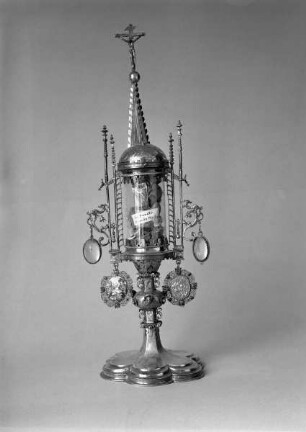 Reliquienmonstranz mit Gebeinen der Heiligen Amandus und Matthias