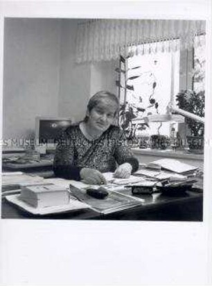 Serie "Kolleginnen und Kollegen - Bürger der DDR" Christel Socke Ortsvorsteher