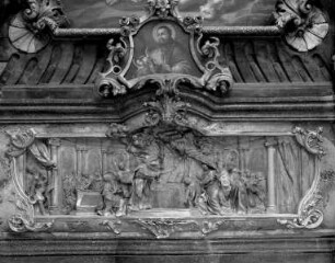 Altar des Heiligen Benedikt — Relief der Predella: Der heilige Benediktus empfängt das Abendmahl