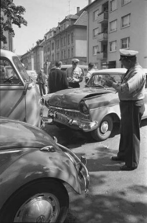 Zusammenstoß zwischen einem PKW und einem Lieferwagen in der Körnerstraße.