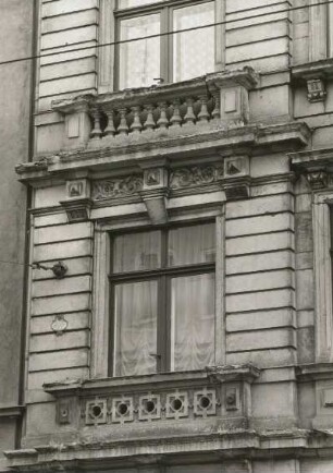 Dresden-Neustadt, Bautzner Straße 48. Wohnhaus mit Laden (um 1885). Fenster