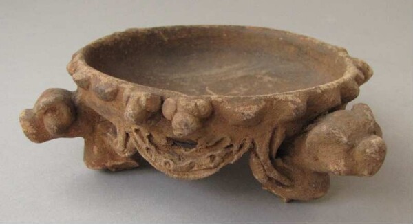 Tripod bowl made of clay