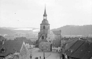 St. Arnual: Kirche, von oben mit Platz