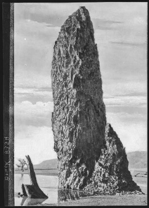 Oregon. Thumb Needle Columbia River