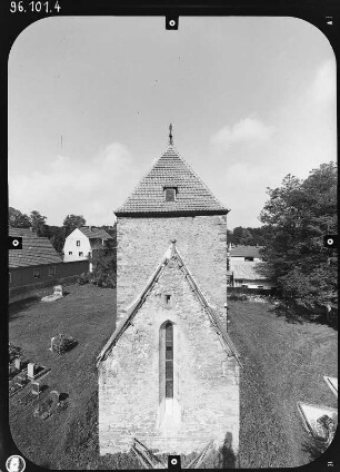 Hausen (Wipfratal-Hausen). Filialkirche St. Nikolaus (Baubeginn 12. Jh.). Ansicht von Osten