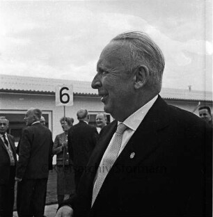 Wulfsdorf: Max-Planck-Institut für Kulturpflanzenzüchtung: Einweihung: Gründer und Direktor Reinhold von Sengbusch