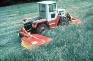 Fotografie: Futtererntetechnik, Frontmähwerk, Trommelmähwerk, Heckanbau