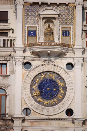 Uhrturm am Markusplatz Ausschnitt, mit astronomischer Uhr