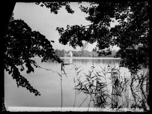 Schloss Rheinsberg: Blick über den See