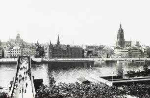 Frankfurt am Main, Main : Frankfurt am Main. Blick vom linken Mainufer über den Eisernen Steg nach Norden gegen die Altstadt