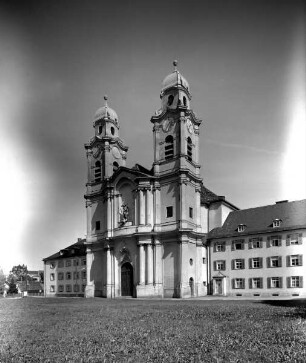 Katholische Pfarrkirche Sankt Michael & Ehemalige Hofkirche