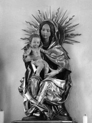 Madonna : Madonna. Holz, gefasst (polychrom), geschnitzt, vergoldet (1755/1830). Nonnenhorn, Kapelle Sankt Jakobus der Ältere