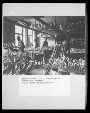 Waltershausen (Kreis Gotha), Puppenfabrikation: Überguss- und Lackierraum