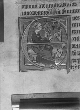 Psalter — Initial E mit Darstellung der Musik, Folio fol. 98 v