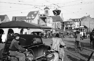 Freiburg i. Br.: Verkehr mit neuer Ampel am Bertoldsbrunnen