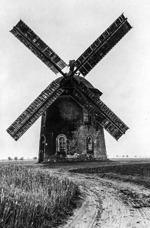 Zeithain-Lorenzkirch. Holländermühle, 1945 abgebrannt