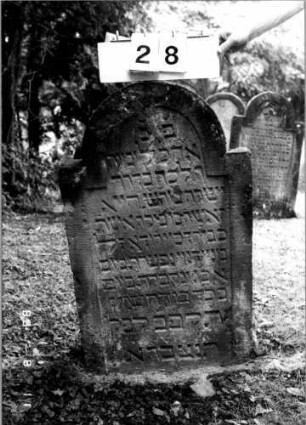 Grabstein 28