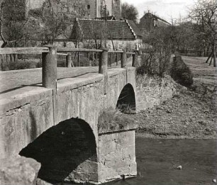 Gnandstein. Brücke über die Wyhra am Fuß der Burg