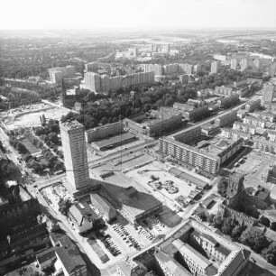 Brunnenplatz und Oderturm in Frankfurt/Oder : Blickrichtung Nordwesten in die Obere Stadt