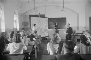 Sorbische Oberschule in Bautzen. Unterricht. : Serbska wyša šula w Budyšinje. Wučba.