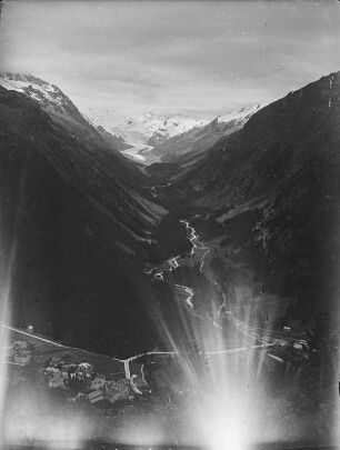 Val Roseg : Alpines Hoch- und linkes Seitental des Val Bernina im schweizerischen Kanton Graubünden, im Hintergrund Roseggletscher.