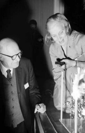 20. Tagung 1970 Chemiker; Maikäferrede: Lars Onsager, Dorothy Hodgkin kniend