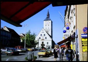 Deggendorf: Straße mit Rathaus