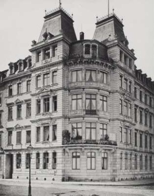 Hauptansicht eines Eckhauses, Blatt 45