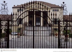 Villa Emo, Südfassade