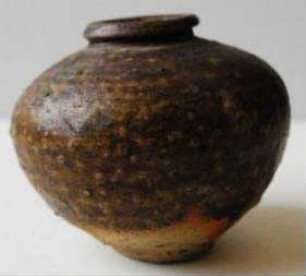 Glasierte Kugelvase