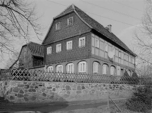 Wohnhaus mit rückwärtigem Anbau