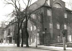 Weißenfels. Ehemaliges Klarissen-Kloster. Hauptgebäude. Ansicht vom Rosalskyweg