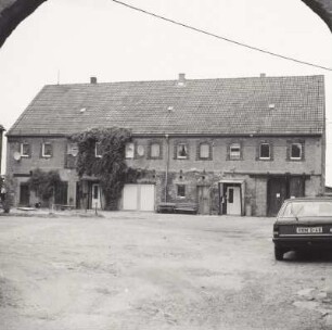 Nebengebäude, Krögis