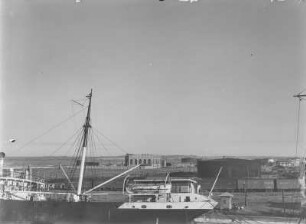 Hafen : Blick auf einen Hafen