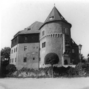 Reinsberg. Schloss Reinsberg (1401/1500, 1648). Straßenansicht (Eingangsseite)