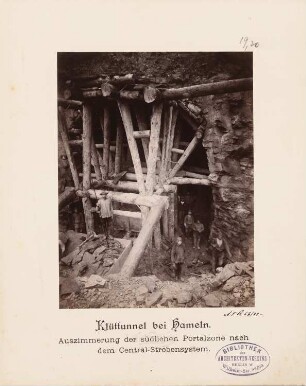 Nebenbahn Hameln-Lage. Klüttunnel, Hameln: Auszimmerung der südlichen Portalzone