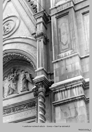 Santa Maria del Fiore, Duomo, Santa Maria del Fiore: Porta dei Cornacchini, Florenz