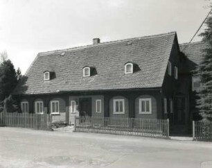 Ebersbach-Neugersdorf, Karl-Liebknecht-Straße 40. Wohnhaus (1801/1850)