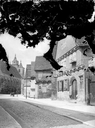 Zerbst, Straßenbild : Zerbst. Straßenansicht mit Blick zur Nikolaikirche